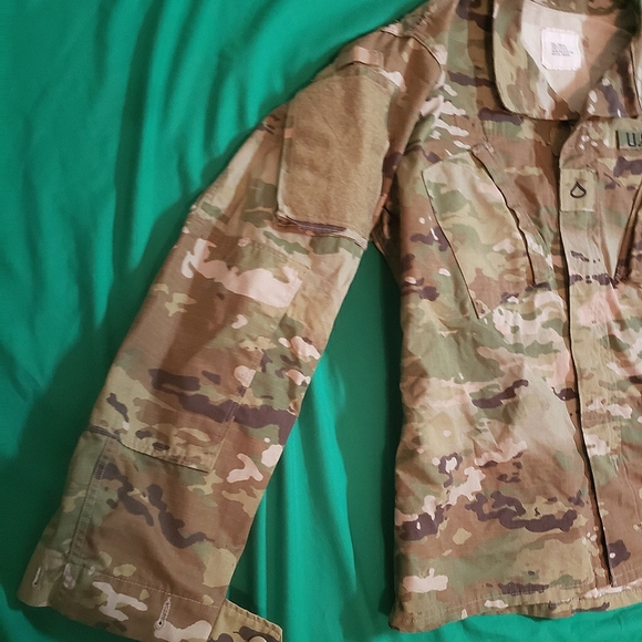 OFFICIAL U.S. ARMY MILITARY JACKET - Picture 6 of 7